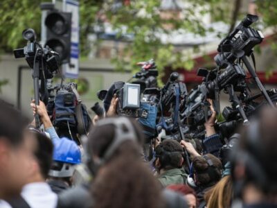 safejournalists:-srpska-policija-da-osigura-bezbjednost-medijskih-radnika-na-protestima